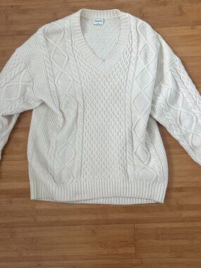 Aritzia Women's White and Cream Jumper